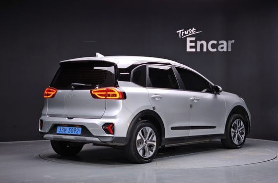 Kia Niro Air — пробег 128 762 км — фото 2 из 5