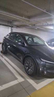 Tesla Model Y L Long Range AWD — пробег 10 км — фото 2 из 5