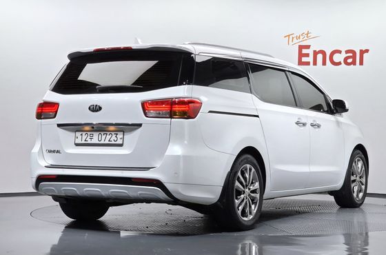Kia Carnival 9-seater Prestige — пробег 169 183 км — фото 2 из 5