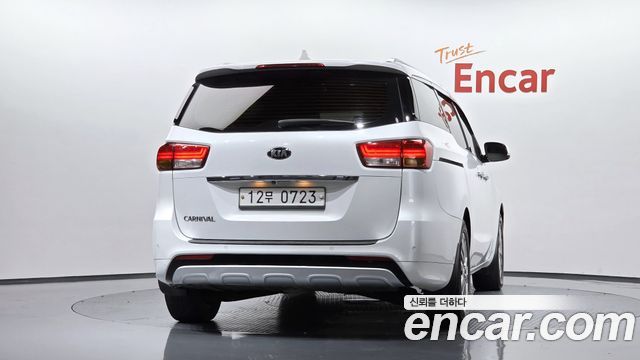 Kia Carnival из Кореи Encar