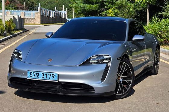 Porsche Taycan Base — пробег 72 774 км — фото 1 из 5