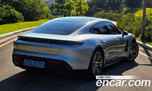 Porsche Taycan Base — пробег 72 774 км — фото 2 из 5