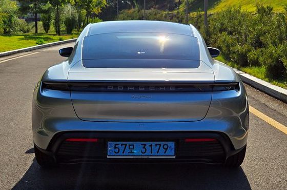 Porsche Taycan Base — пробег 72 774 км — фото 4 из 5