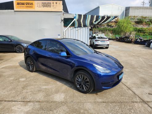 Tesla Model Y RWD — пробег 60 822 км — фото 5 из 5