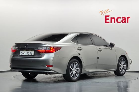 Lexus ES Supreme XV60 — пробег 189 831 км — фото 2 из 5