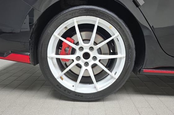 Hyundai AVANTE 2.0 N — пробег 15 751 км — фото 5 из 5