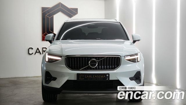 Volvo XC40 B4 Ultimate Bright — пробег 8 158 км — фото 2 из 5