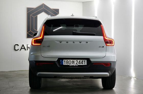 Volvo XC40 B4 Ultimate Bright — пробег 8 158 км — фото 4 из 5
