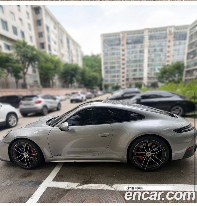 Porsche 911 Carrera GTS — пробег 6 780 км — фото 4 из 5