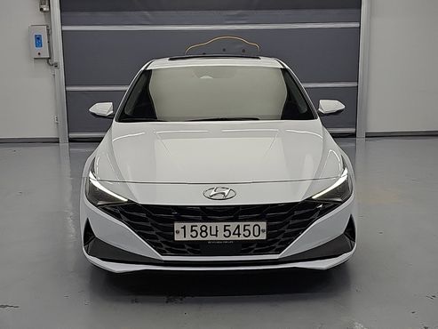 Hyundai AVANTE 1.6 Inspiration — пробег 50 000 км — фото 2 из 5