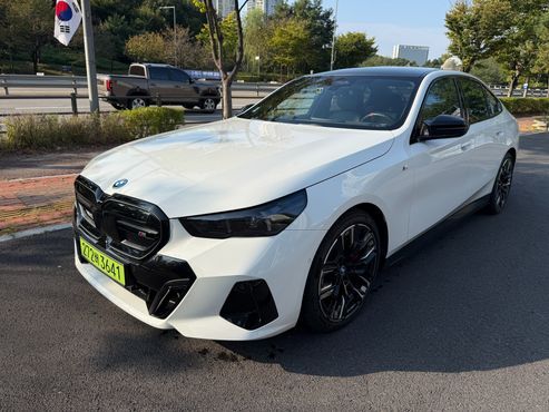 BMW i5 M60 xDrive — пробег 13 100 км — фото 1 из 5