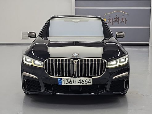 BMW 7-Series M760Li xDrive — пробег 106 484 км — фото 1 из 5