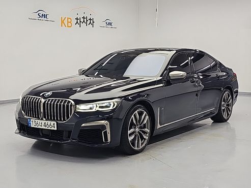 BMW 7-Series M760Li xDrive — пробег 106 484 км — фото 2 из 5