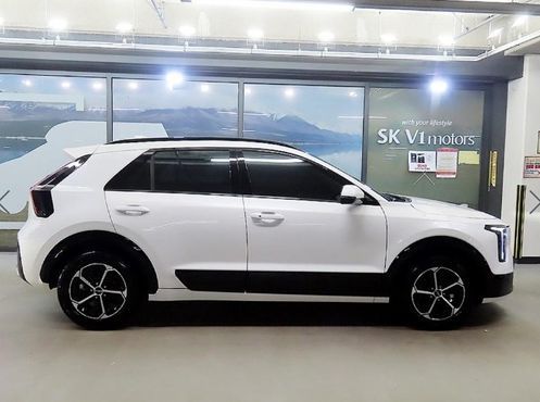 Kia Niro Prestige — пробег 5 988 км — фото 2 из 5