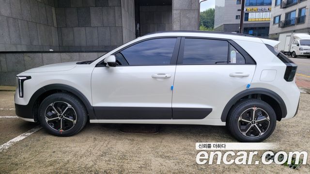 Kia Niro Prestige — пробег 2 000 км — фото 2 из 5