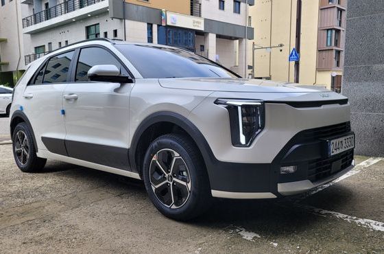 Kia Niro Prestige — пробег 2 000 км — фото 3 из 5