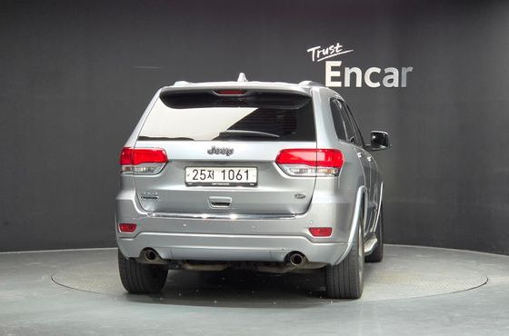 Jeep Cherokee 3.0 Diesel Overland WK2 — пробег 233 228 км — фото 4 из 5