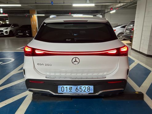 Mercedes-Benz EQA EQA250 AMG Line — пробег 7 407 км — фото 4 из 5