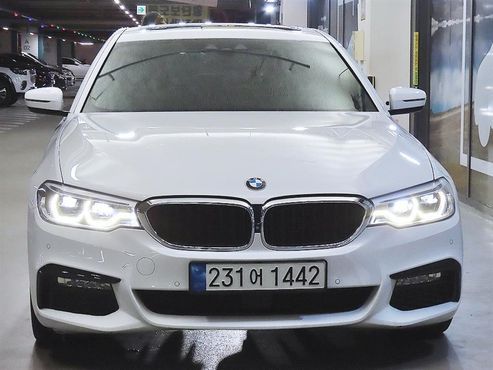 BMW 5-Series 520d M Sport Package Plus — пробег 90 925 км — фото 2 из 5