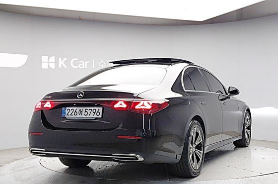 Mercedes-Benz E-Class E200 Avantgarde — пробег 20 755 км — фото 2 из 5
