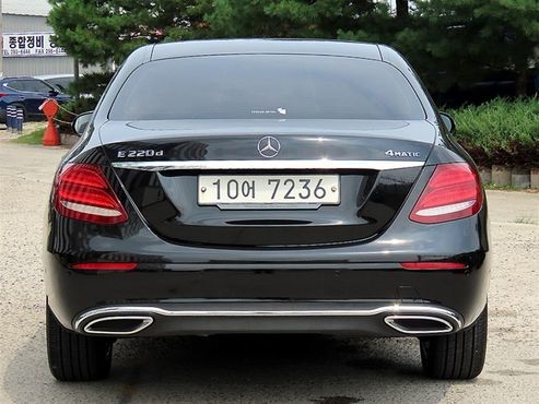 Mercedes-Benz E-Class E220d 4MATIC Avantgarde — пробег 143 483 км — фото 4 из 5
