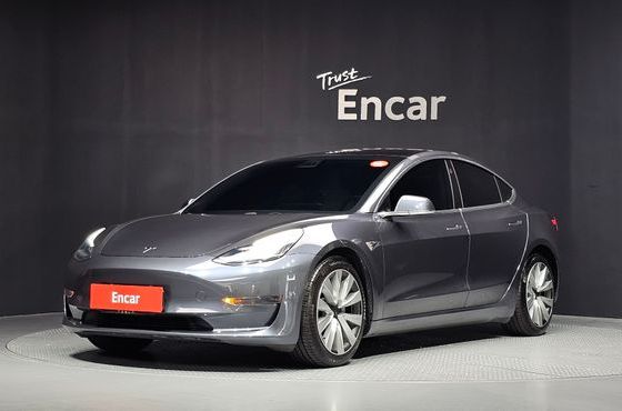Tesla Model 3 Standard Range Plue RWD — пробег 70 255 км — фото 1 из 5