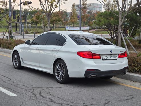 BMW 5-Series 530i M Sport Package — пробег 144 580 км — фото 4 из 5