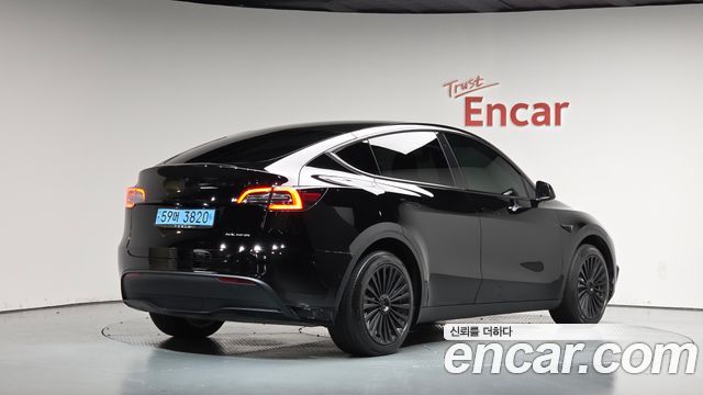 Tesla Model Y Long Range AWD — пробег 72 384 км — фото 2 из 5