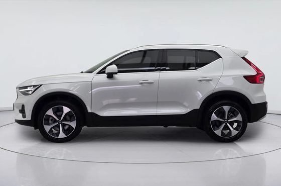 Volvo XC40 B4 Ultra Bright — пробег 2 461 км — фото 3 из 5