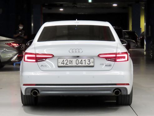 Audi A4 45 TFSI Quattro Sport — пробег 154 000 км — фото 4 из 5