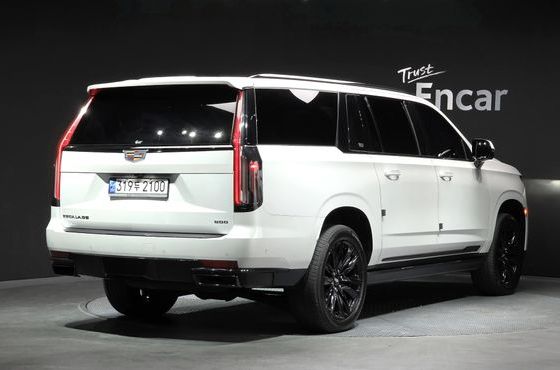 Cadillac Escalade 6.2 ESV ESV Sports Platinum — пробег 34 235 км — фото 2 из 5