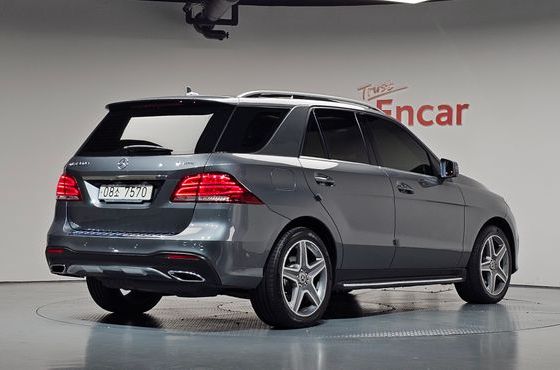 Mercedes-Benz GLE-Class GLE350 d 4MATIC Premium — пробег 114 618 км — фото 2 из 5