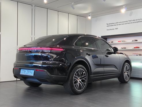 Porsche Macan Base 4 — пробег 2 612 км — фото 2 из 5