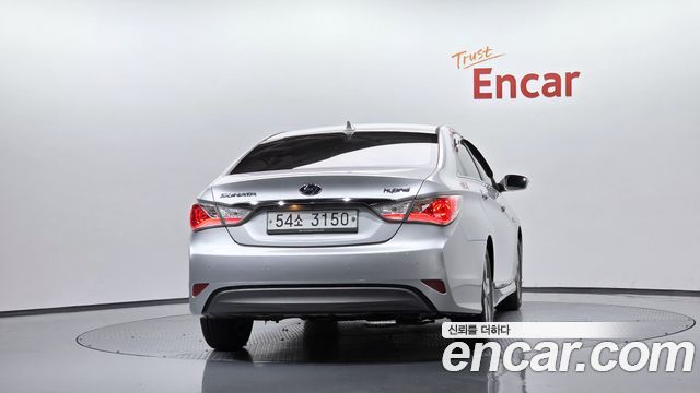 Hyundai Sonata 2.0 Royal — пробег 65 818 км — фото 4 из 5