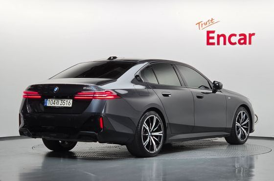 BMW 5-Series 530i xDrive M Sport — пробег 64 225 км — фото 2 из 5