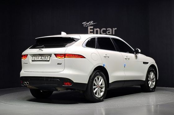 Jaguar F-PACE 20d Portfolio — пробег 115 327 км — фото 2 из 5