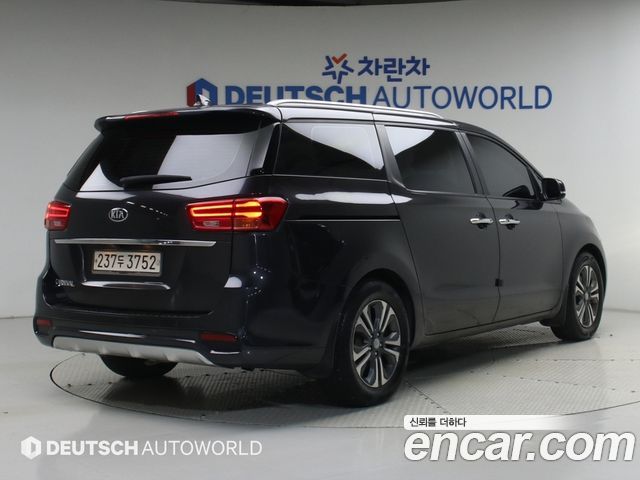 Kia Carnival 9-Seater Luxury — пробег 123 673 км — фото 2 из 5