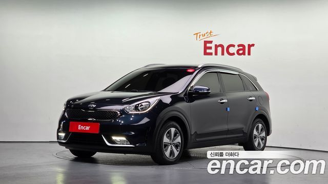 Kia Niro Prestige — пробег 73 404 км — фото 1 из 5