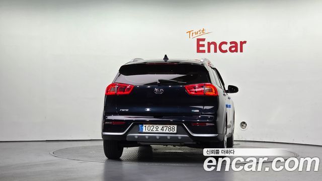 Kia Niro Prestige — пробег 73 404 км — фото 4 из 5