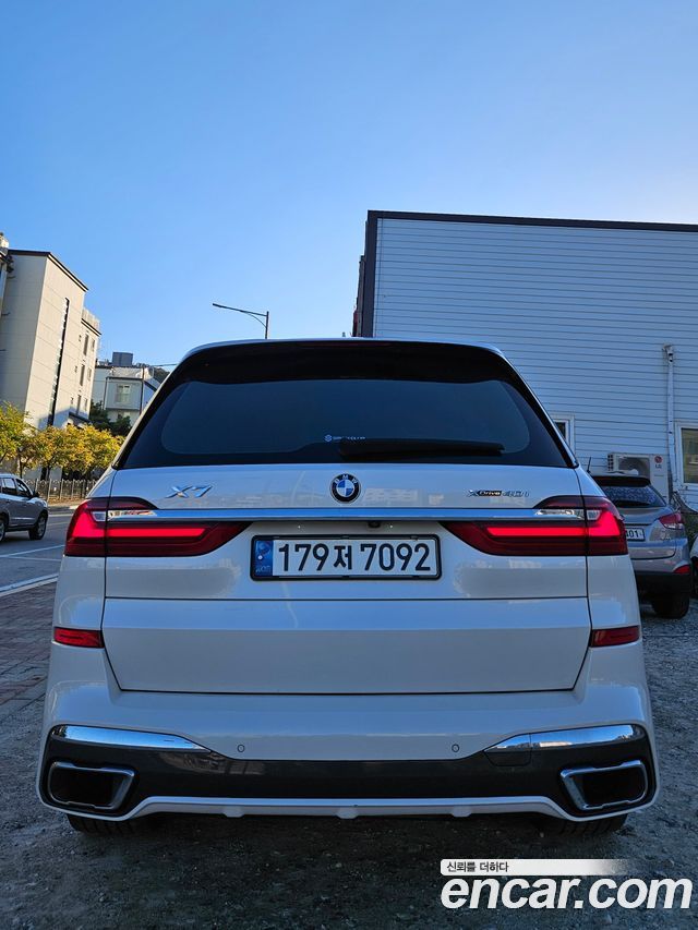 BMW X7 xDrive 40i M Sport 6STR — пробег 10 090 км — фото 2 из 5