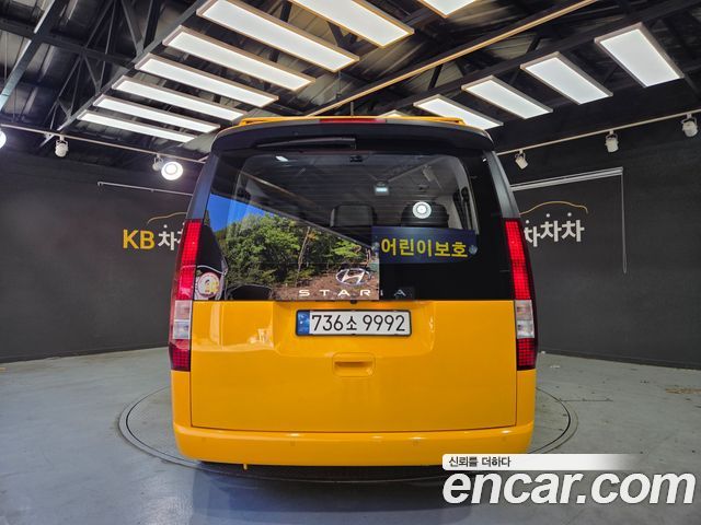 Hyundai Staria L3.5  Kinder Safety Car 11-Seater — пробег 68 180 км — фото 4 из 5