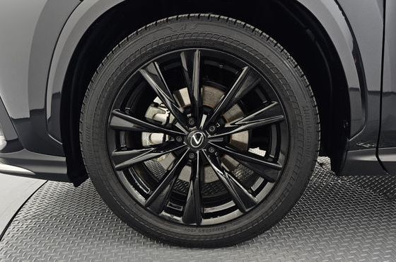 Lexus NX F-Sport — пробег 38 300 км — фото 5 из 5