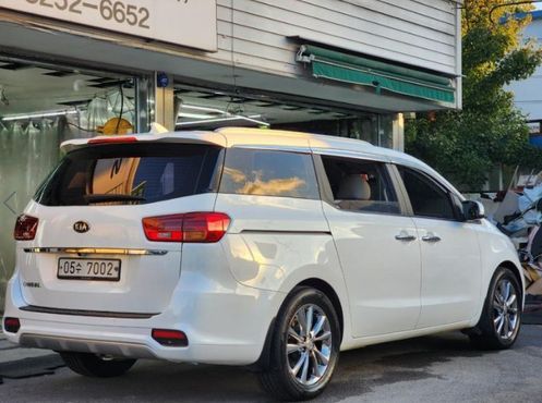 Kia Carnival 9-Seater Luxury — пробег 128 534 км — фото 2 из 5
