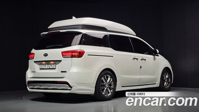 Kia Carnival 9-seater Hi-Limousine Noblesse — пробег 117 601 км — фото 2 из 5