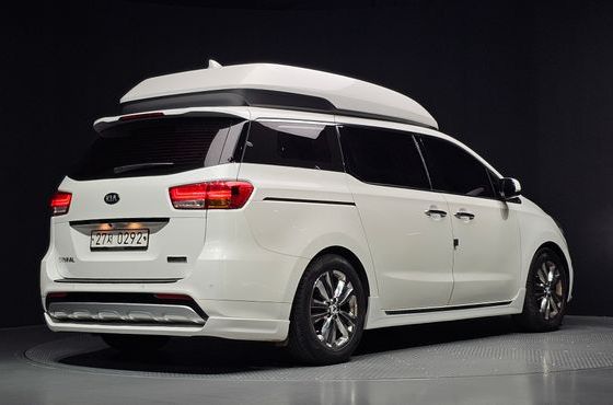 Kia Carnival 9-seater Hi-Limousine Noblesse — пробег 117 601 км — фото 2 из 5