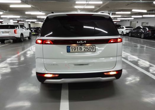 Kia Carnival Diesel 9-Seater Prestige — пробег 111 869 км — фото 3 из 5
