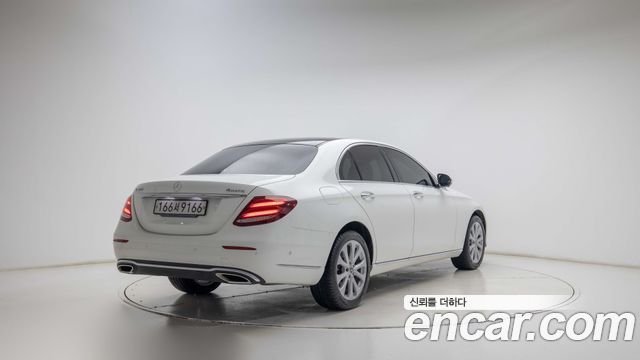 Mercedes-Benz E-Class E300 4MATIC Exclusive — пробег 87 044 км — фото 2 из 5