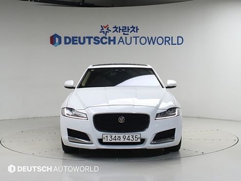 Jaguar XF 20d Portfolio — пробег 71 653 км — фото 3 из 5