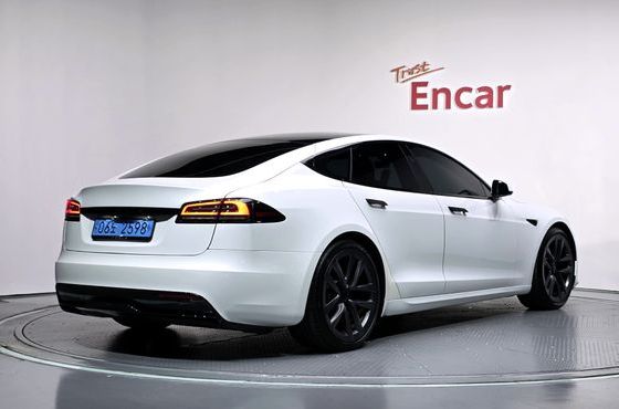 Tesla Model S AWD — пробег 31 125 км — фото 2 из 5