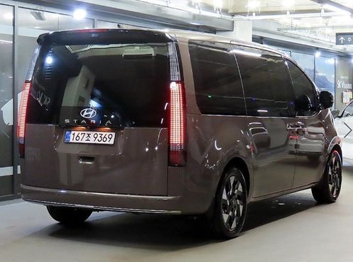 Hyundai Staria L3.5 Lounge 7-Seater Inspiration — пробег 2 953 км — фото 4 из 5